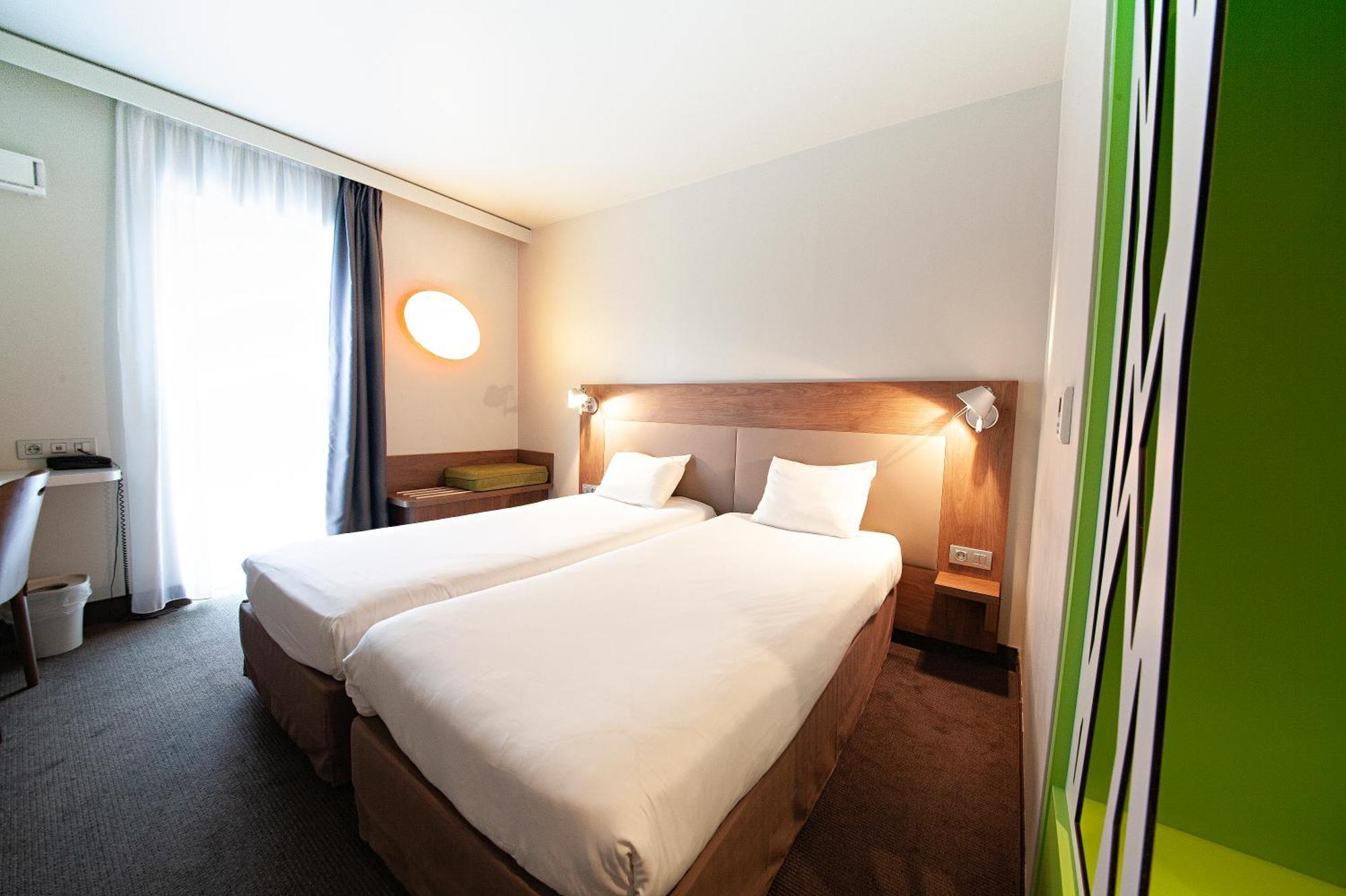 Campanile Clermont Ferrand Centre Hotel Exterior photo